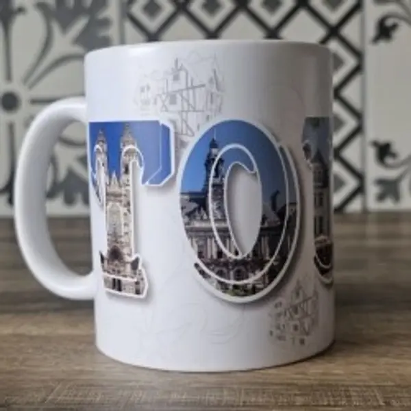Mug Tours Original - Lettrage Coloré sur Fond Clair
